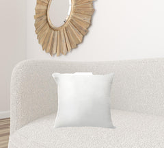 18" X 18" White Polyester Blown Seam Pillow Insert