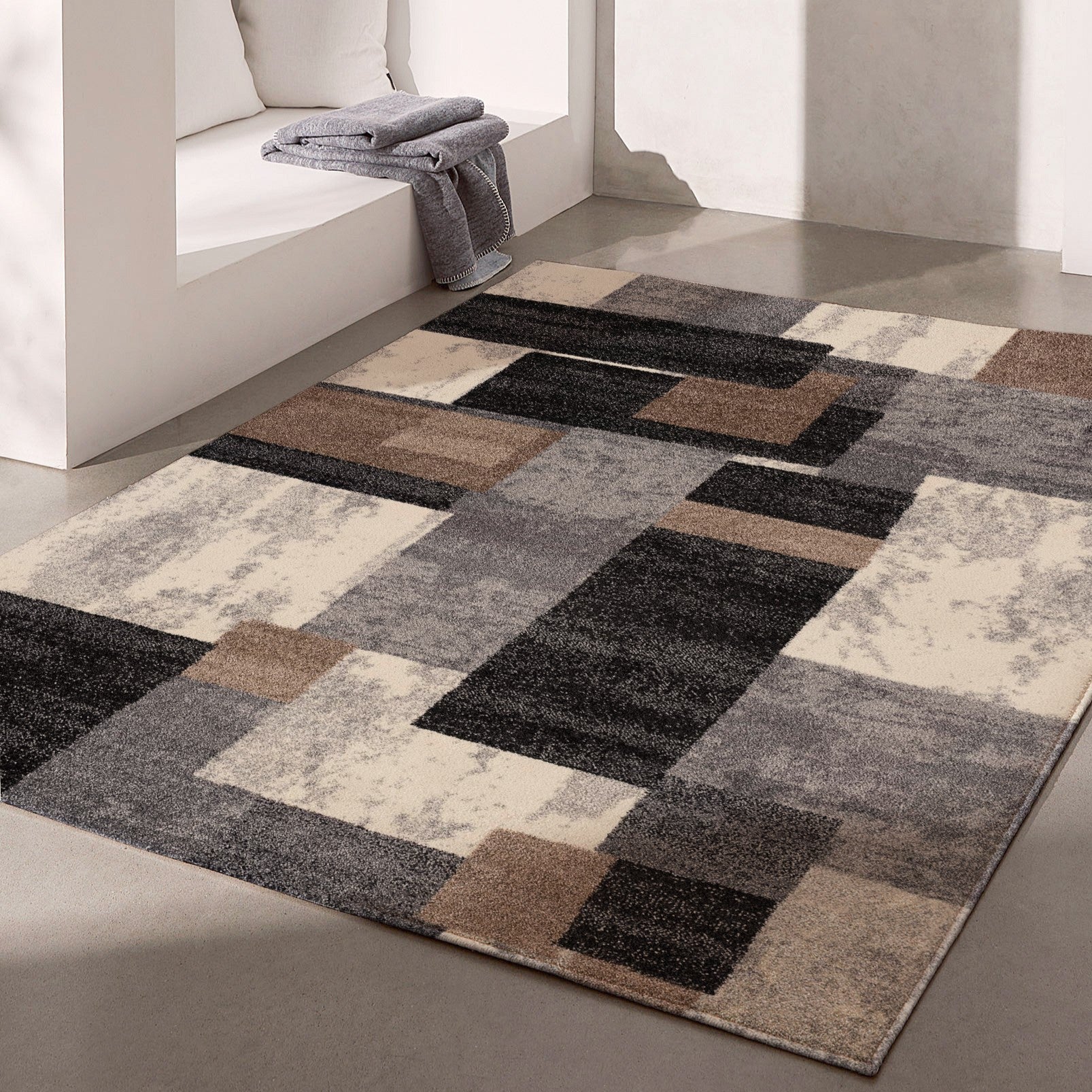 5’ X 8’ Brown Distressed Geometric Area Rug