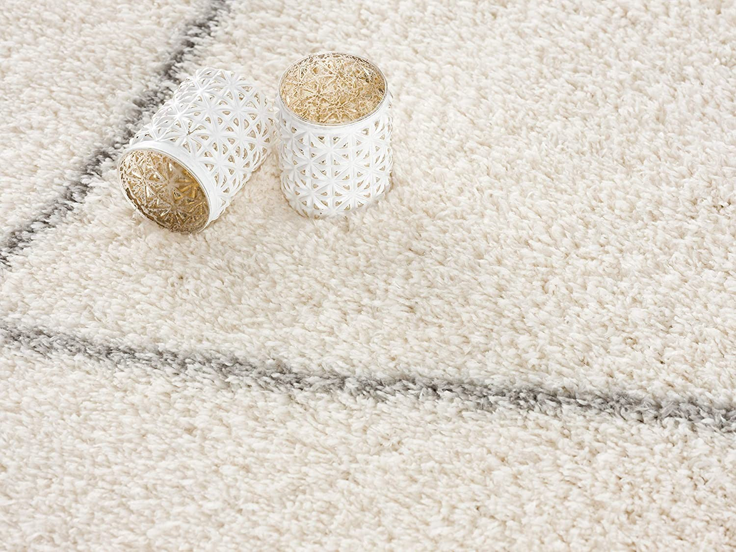 4’ X 6’ Ivory Modern Uneven Lattice Area Rug