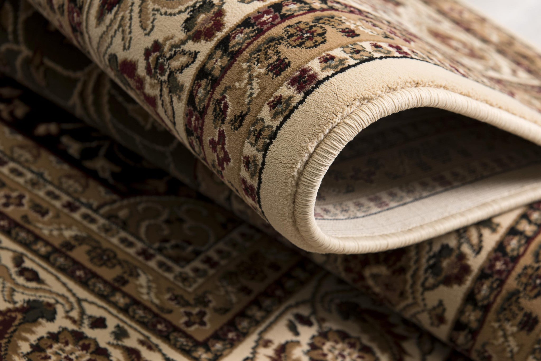 7’ x 9’ Cream Traditional Decorative Area Rug