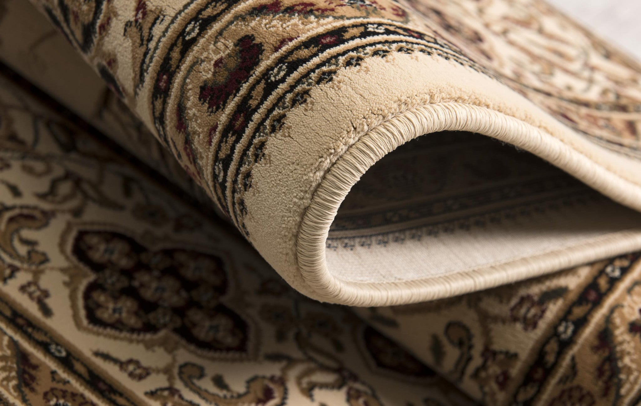 5’ x 8’ Cream Floral Medallion Area Rug