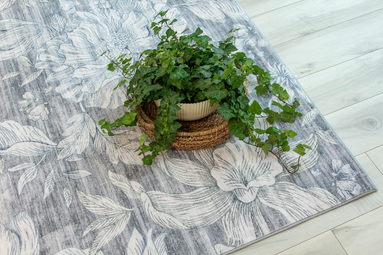 7' x 10' Gray and White Floral Area Rug