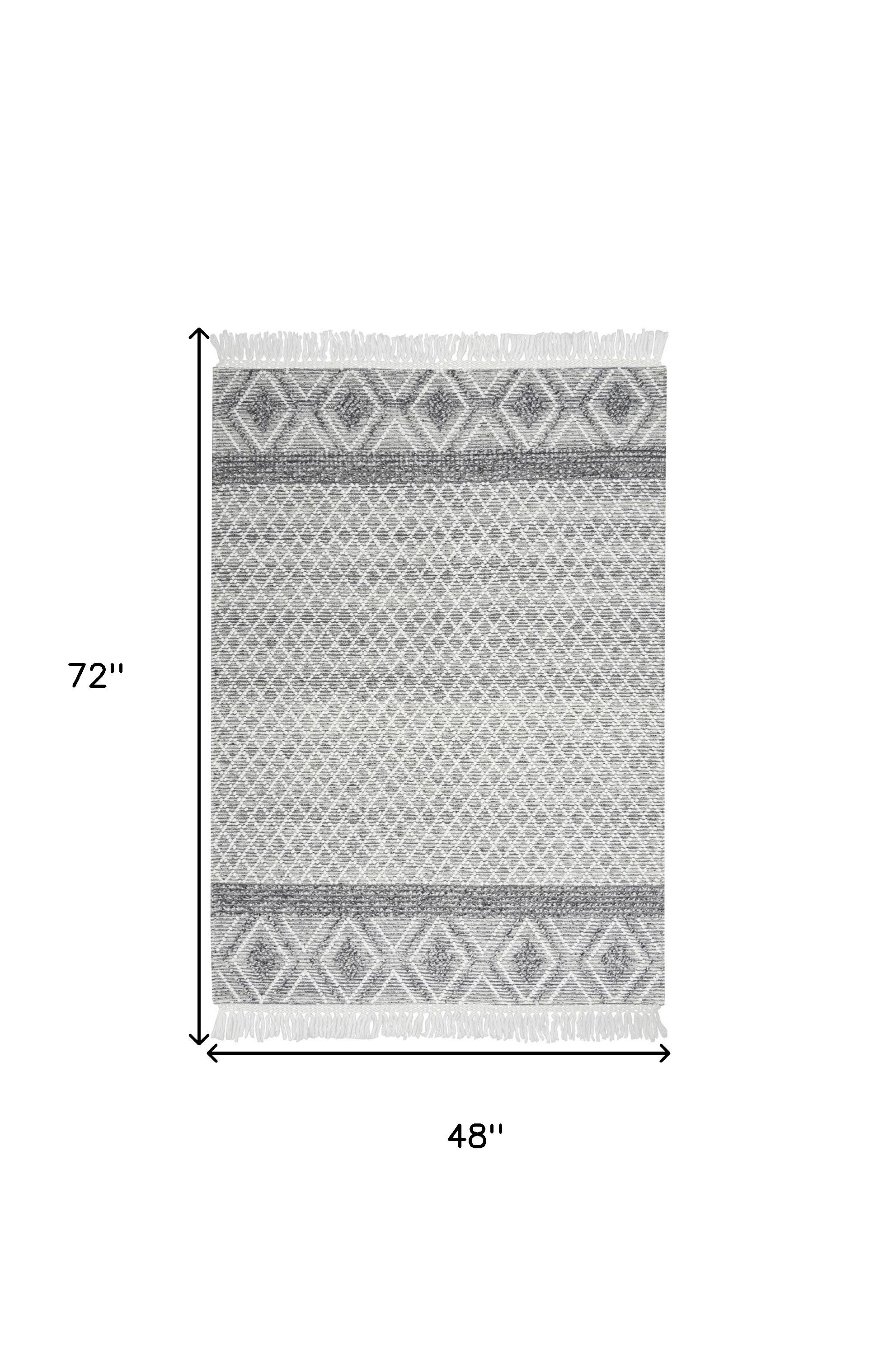 4' x 6' Gray and Ivory Geometric Hand Woven Area Rug With Fringe