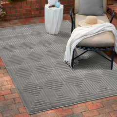 5' x 7' Gray Geometric Area Rug
