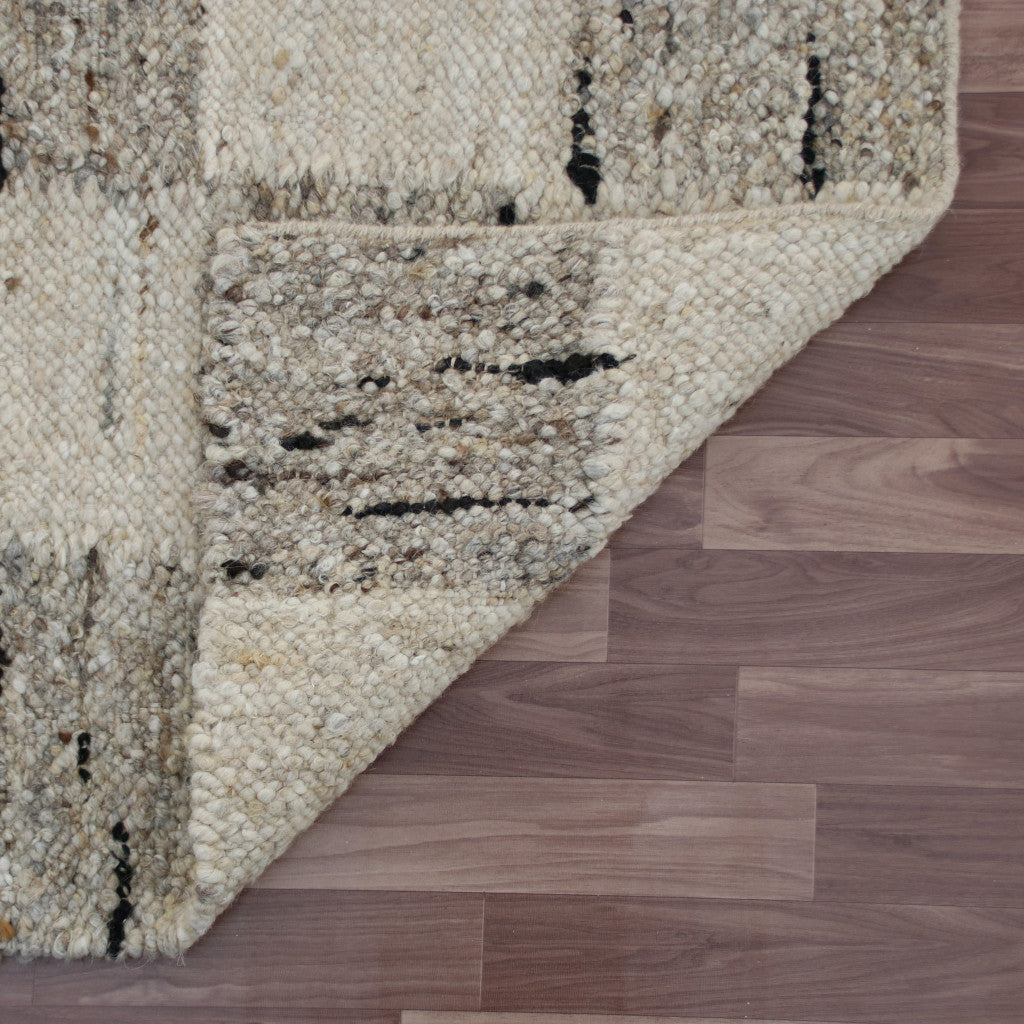 8' x 10' Beige Wool Checkered Hand Woven Area Rug