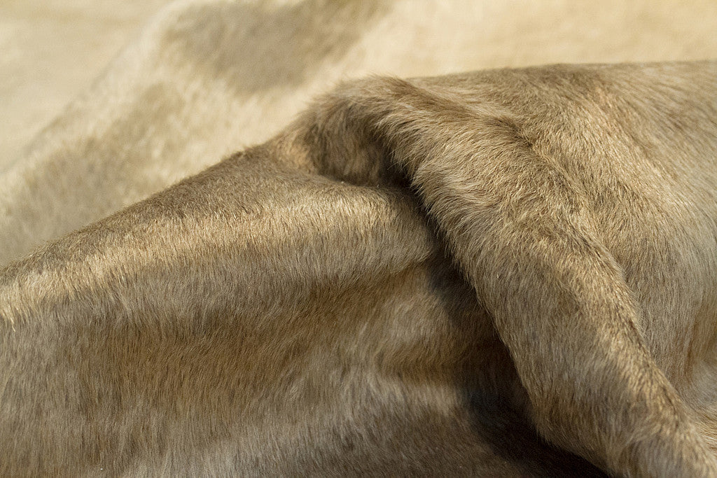 5' x 7' Gold Cowhide Hand Knotted Area Rug