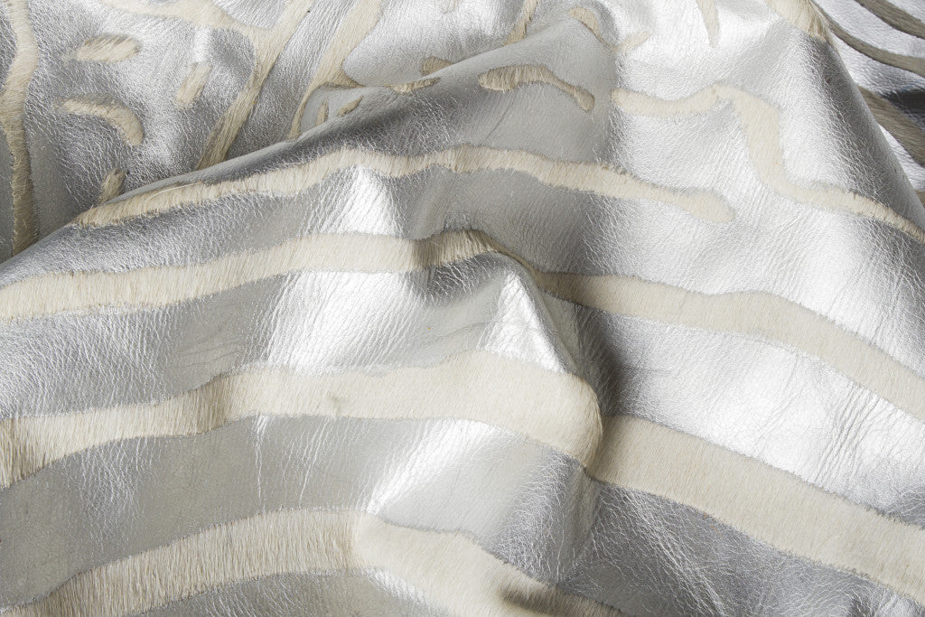 6' x 7' Silver and Ivory Cowhide Hand Knotted Area Rug