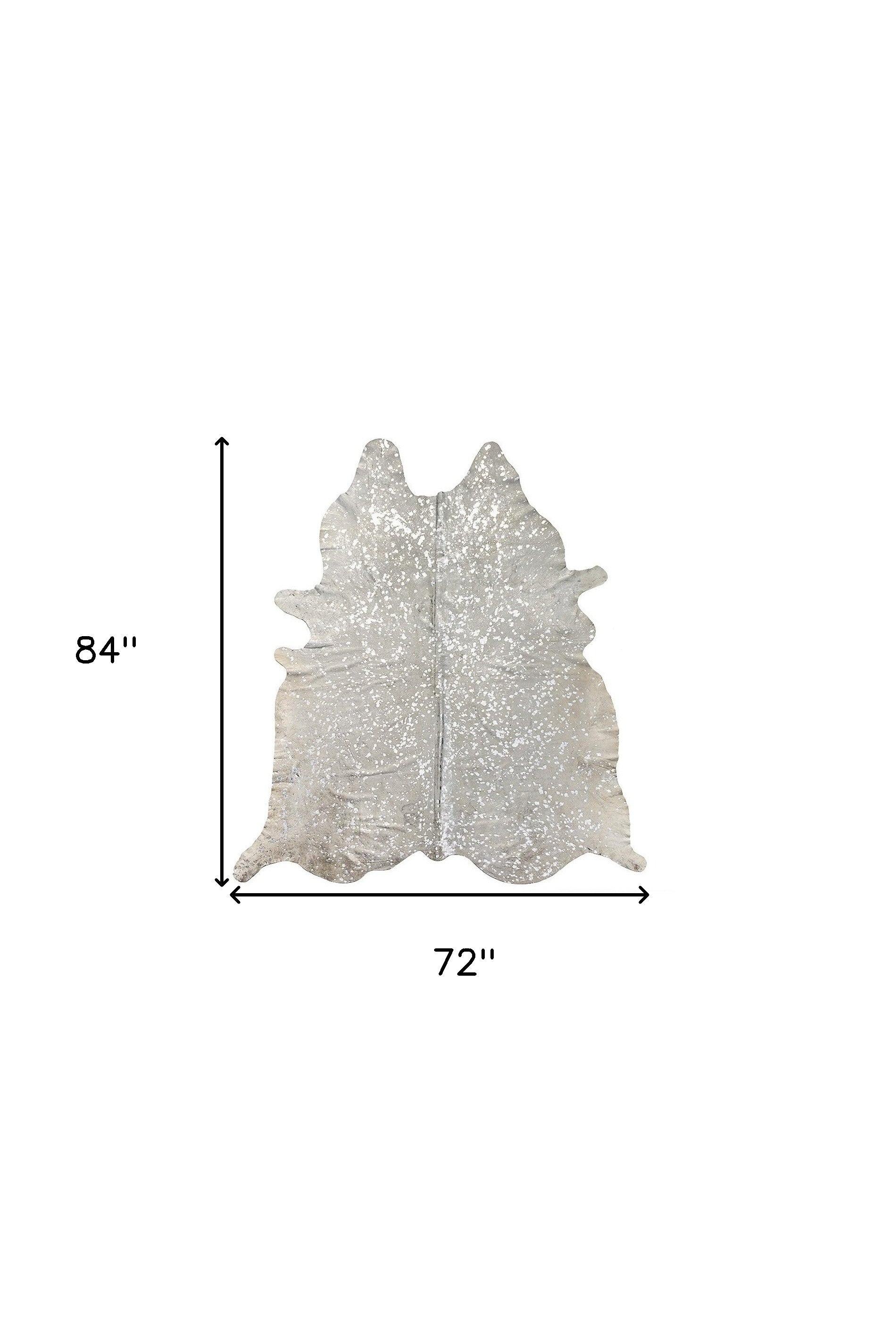 5' x 7' Silver and Ivory Cowhide Hand Knotted Area Rug