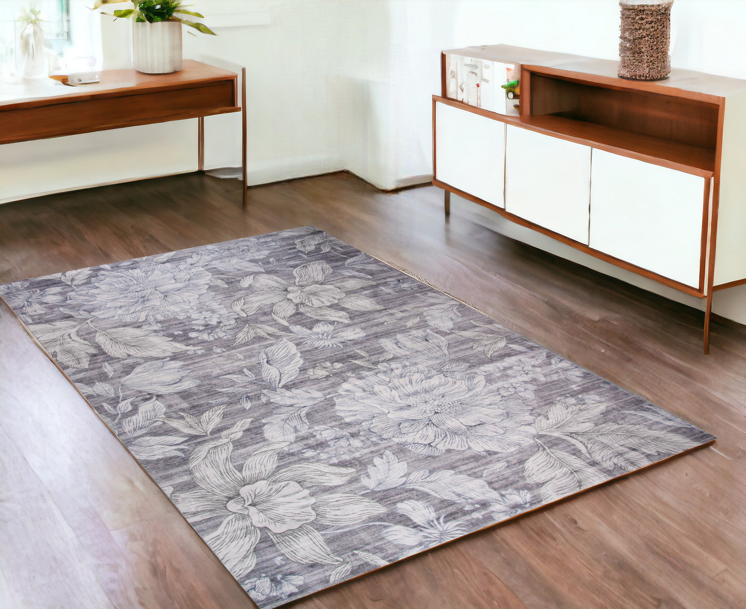 4' x 6' Gray and Beige Floral Area Rug
