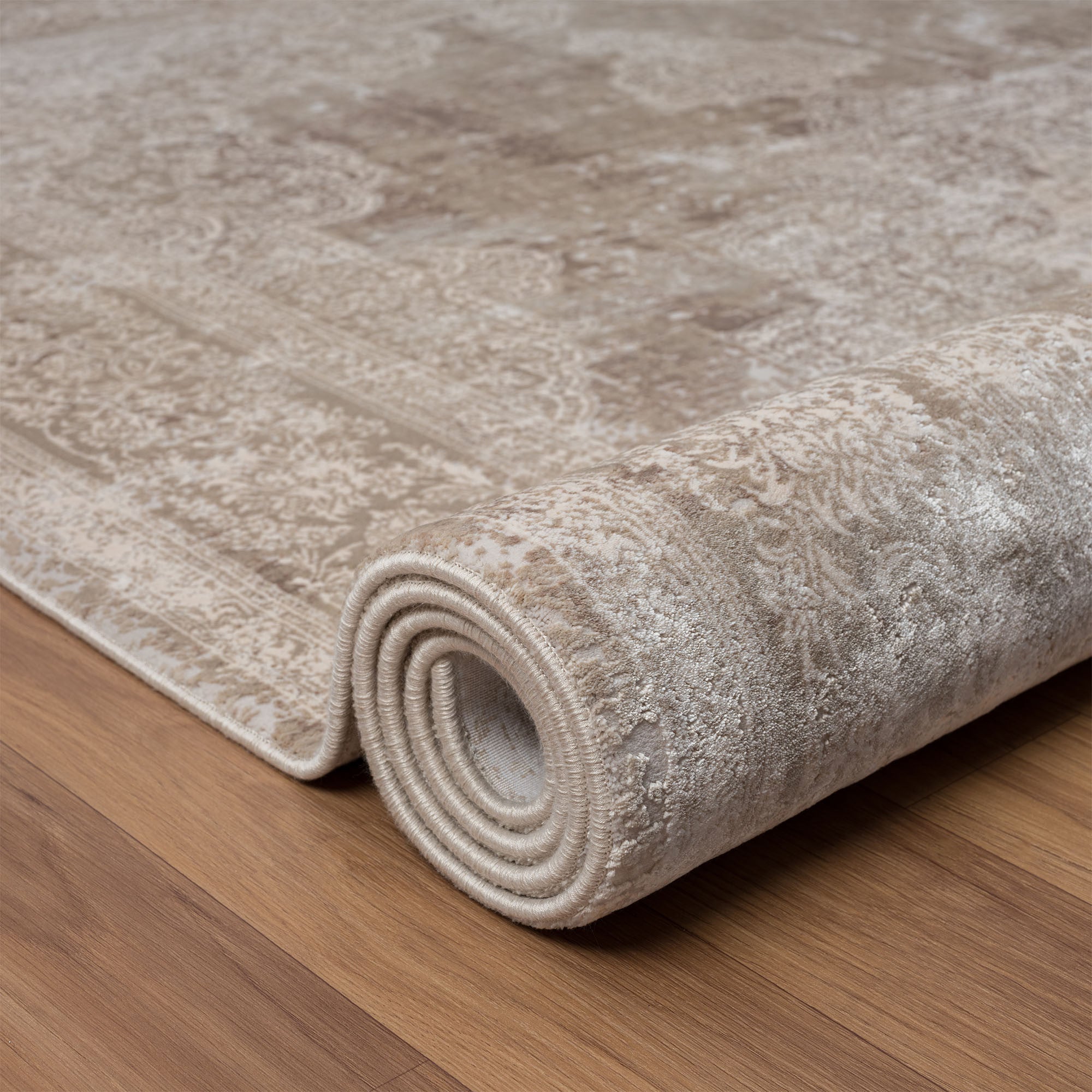 2' x 3' Beige and Ivory Medallion Area Rug