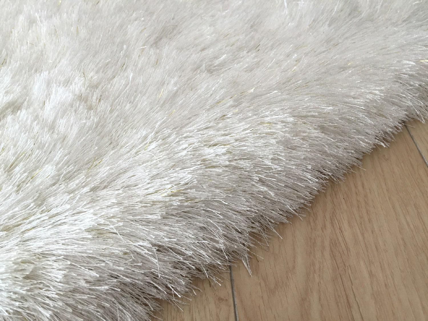5' x 7' White Shag Hand Tufted Area Rug