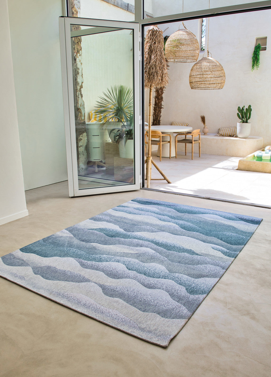 8' Blue and Gray Round Abstract Non Skid Area Rug