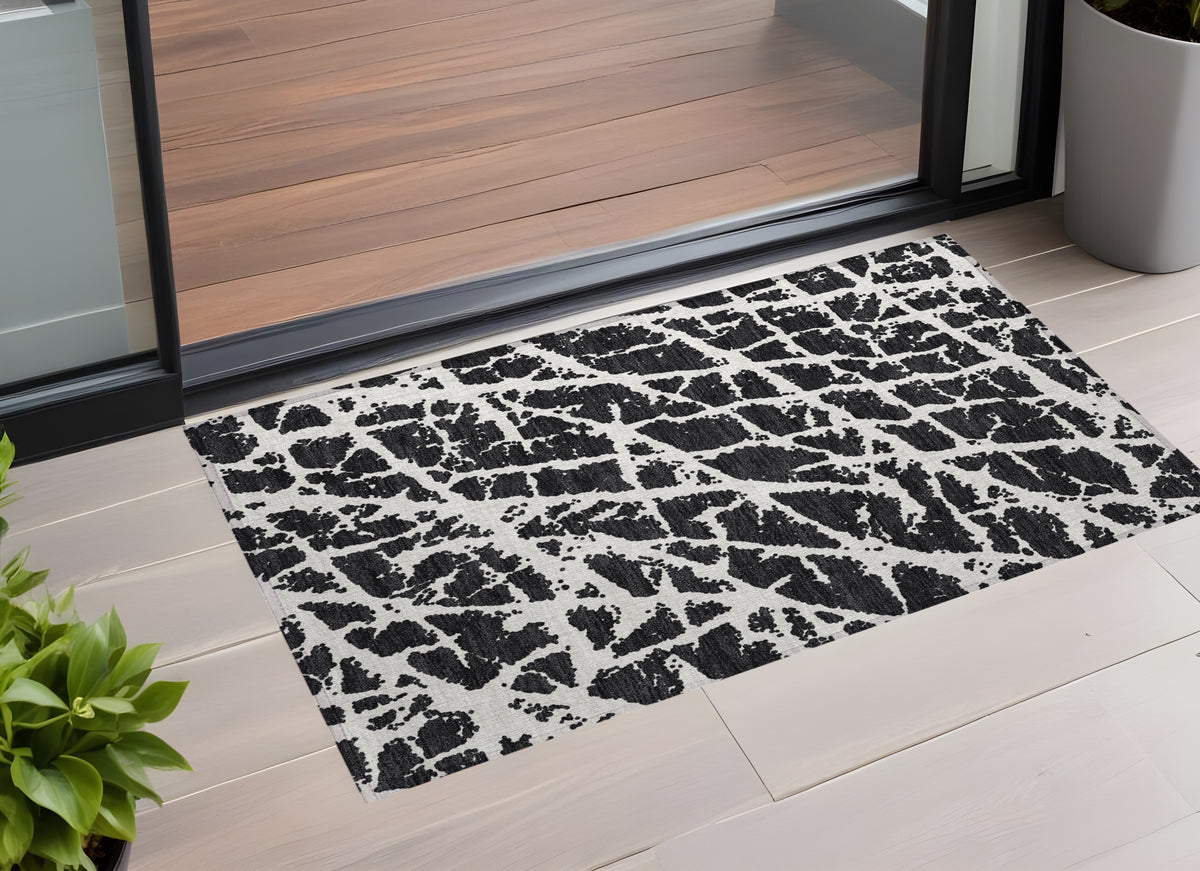 3' X 4' Black and White Abstract Washable Non Skid Indoor Outdoor Area Rug