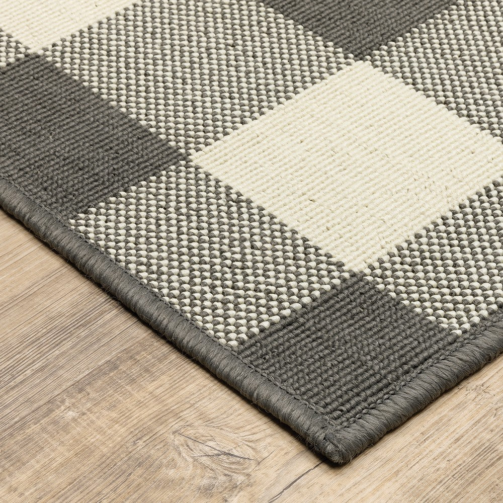 7’X10’ Gray And Ivory Gingham Indoor Outdoor Area Rug