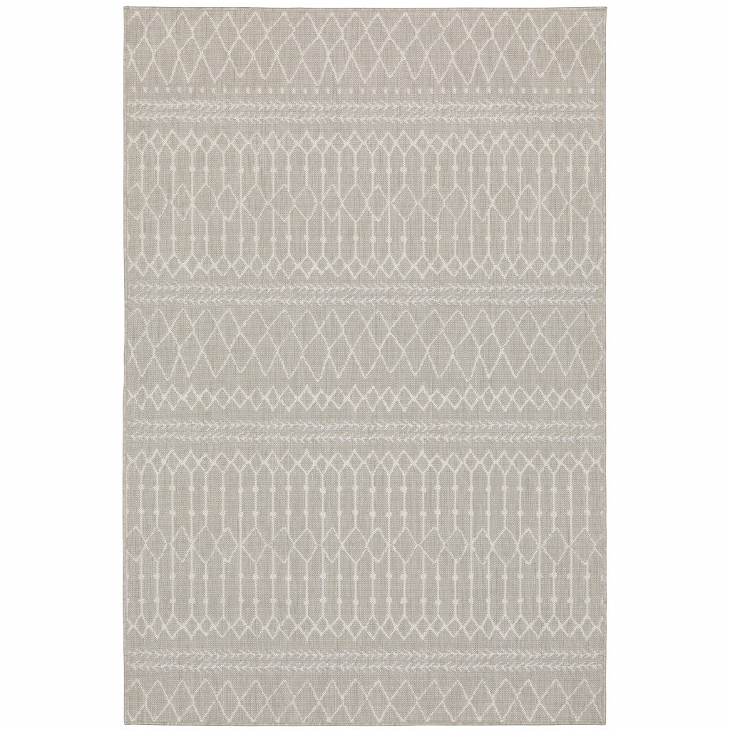 5’X7’ Gray And Ivory Geometric Indoor Outdoor Area Rug
