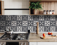 5" X 5" Black And White Quatro Peel And Stick Removable Tiles